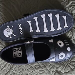 T.U.X.Womens Mary Jane Kitty Sneaker BLACK Size8